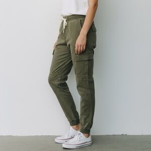 H&M Size 29 Relaxed Fit Olive Green Cargo Joggers
